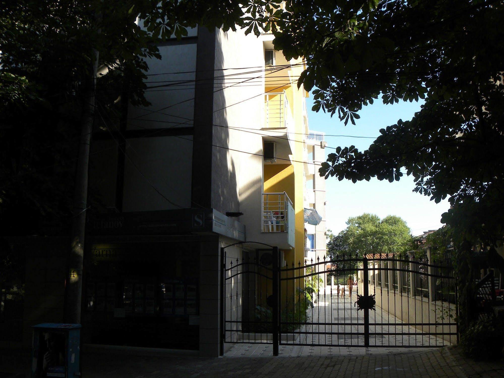 Apartcomplex New Tawn Obzor Kültér fotó